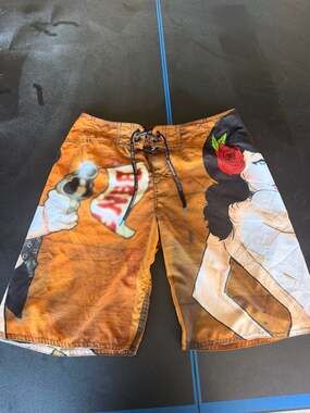 Shortomatic.com One-Off Pin-Up Girl Graphic Board Shorts Size 33